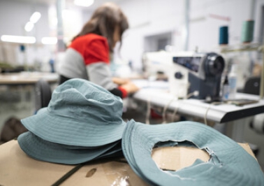 May Nón Giá Rẻ Hồ Chí Minh | May Thêu Hoa Linh